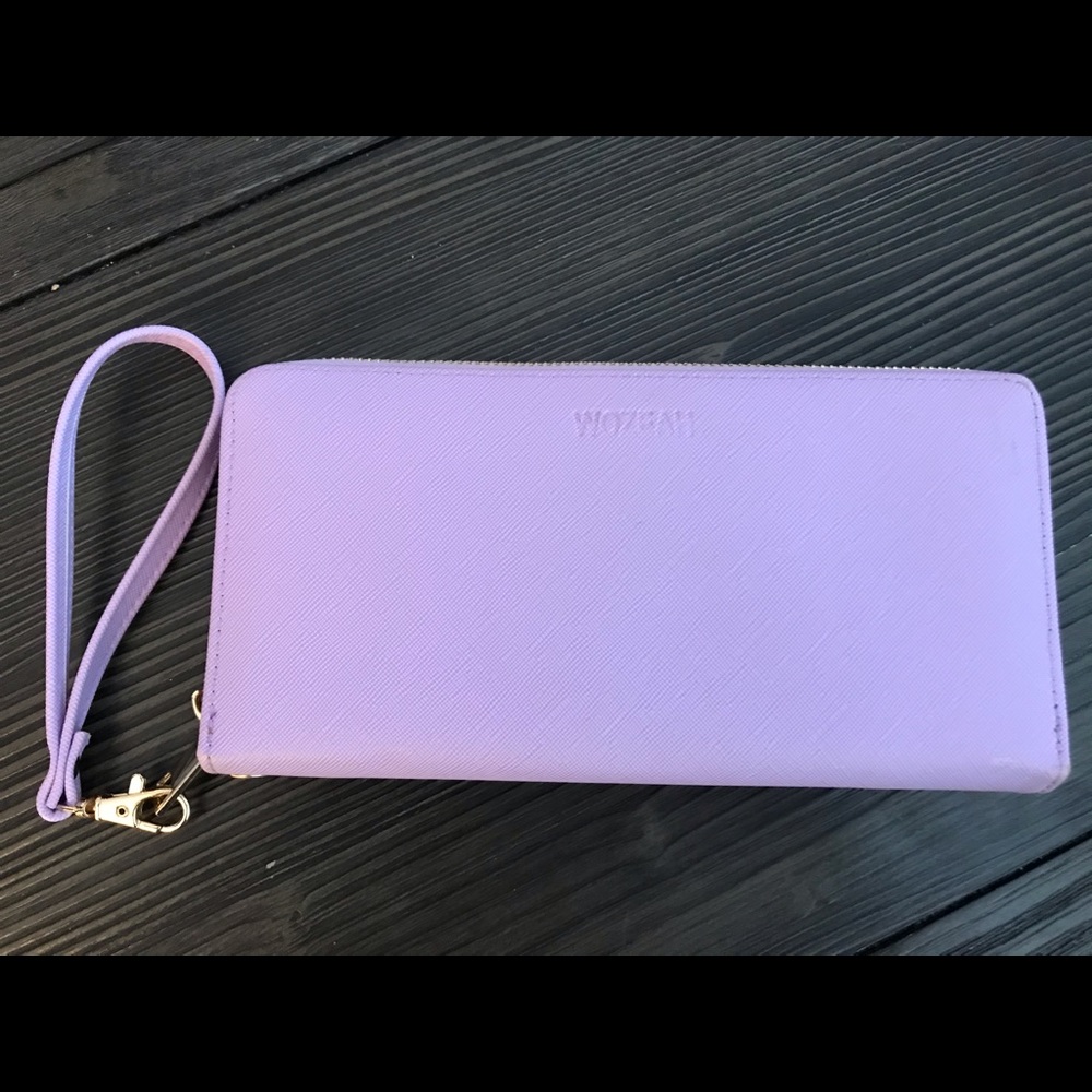 Wozeah purple wallet/wristlet
